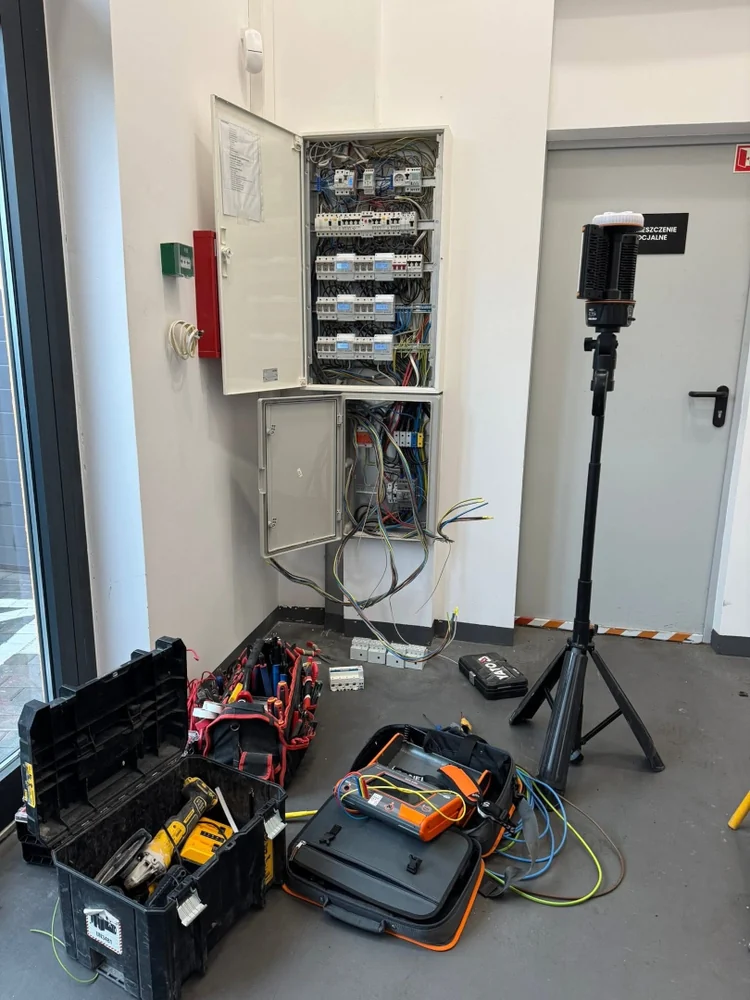 Serwis instalacji elektrycznych, modernizacje i usuwanie awarii